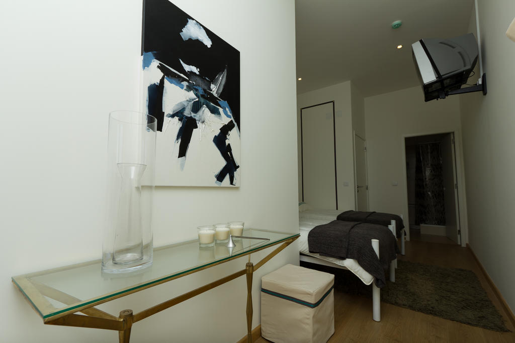 Turismo Do Seculo Hotel Estoril Room photo A bedroom in the apartment