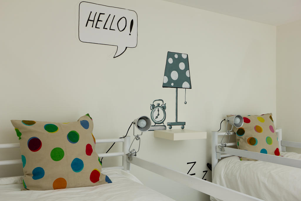Turismo Do Seculo Hotel Estoril Room photo The alarm clock and the lamp are both objects.